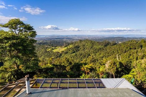 Photo of property in 505 Scenic Drive, Waiatarua, Auckland, 0612