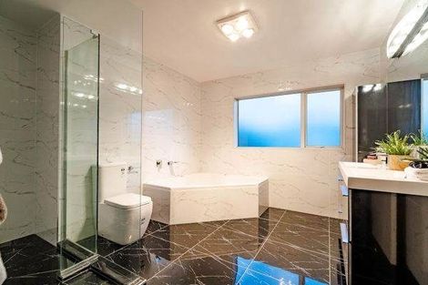 Photo of property in 22 Ballindrait Drive, Flat Bush, Auckland, 2019