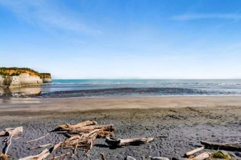 Photo of property in 76 Sixth Avenue, Urenui, 4377