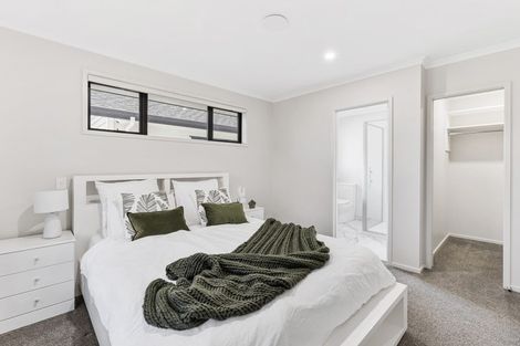 Photo of property in 4 Kriletich Drive, Kumeu, 0810