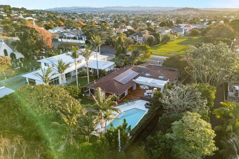 Photo of property in 18b Stratford Avenue, Milford, Auckland, 0620