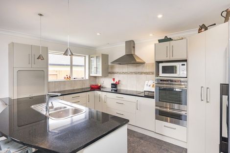 Photo of property in 3 Brooklyn Heights Drive, Kelvin Grove, Palmerston North, 4414