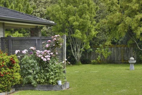 Photo of property in 5 Tararua Crescent, Carterton, 5713