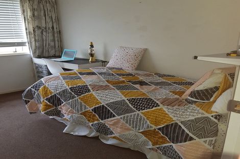 Photo of property in 2/18 Ocean View Road, Hatfields Beach, Orewa, 0931