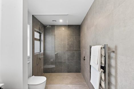 Photo of property in 14 Annie Aranui Drive, Poraiti, 4182