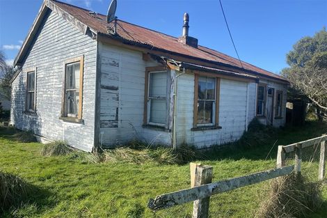 Photo of property in 1 Castle Hill Road, Alfredton, Eketahuna, 4996