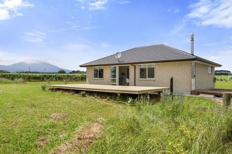 Photo of property in 94 Mirikau Road, Warea, New Plymouth, 4381