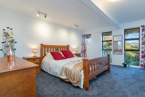 Photo of property in 8 Matuhi Street, Tirohanga, Lower Hutt, 5010