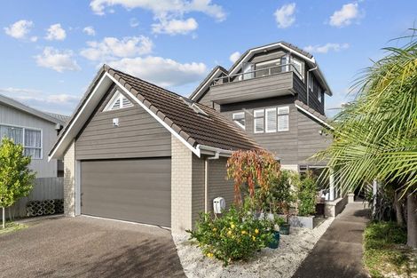 Photo of property in 2/317 Lake Road, Hauraki, Auckland, 0622