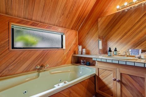 Photo of property in 5 Drayton Drive, Mount Pleasant, Christchurch, 8081