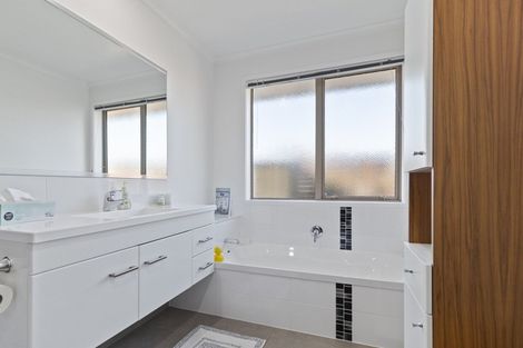 Photo of property in 1 Turnberry Close, Aongatete, Katikati, 3178