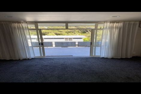 Photo of property in 2f/20 Ian Marwick Place, Birkenhead, Auckland, 0626