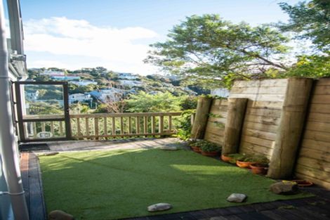 Photo of property in 42 Fairview Crescent, Kelburn, Wellington, 6012