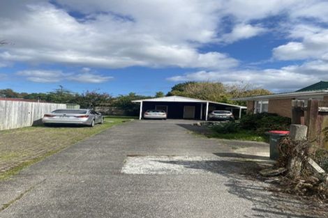 Photo of property in 2/67a Kenderdine Road, Papatoetoe, Auckland, 2025