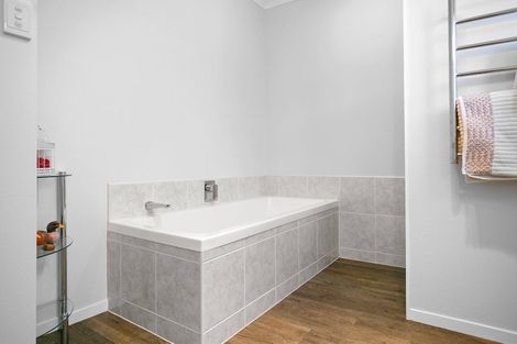 Photo of property in 91 Williams Street, Cambridge, 3434