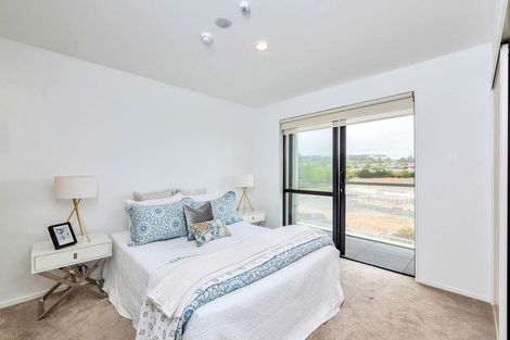 Photo of property in Apollo Apartments, 201/46 Rosedale Road, Rosedale, Auckland, 0632