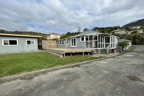 Photo of property in 24 Durham Street, Picton, 7220