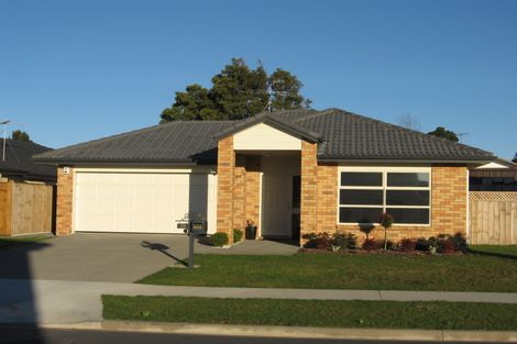 Photo of property in 28 Belfry Place, Wattle Downs, Auckland, 2103