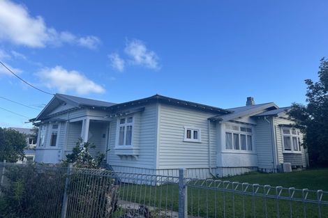 Photo of property in 116 Onewa Road, Northcote, Auckland, 0627