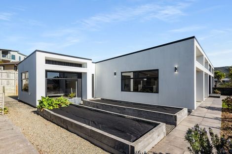 Photo of property in 3 Grace Cove, Aotea, Porirua, 5024