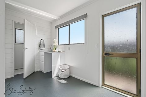 Photo of property in 4 Skelton Crescent, Paparoa, 0571