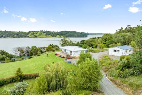 Photo of property in 429 Heatley Road, Whakapirau, Maungaturoto, 0583