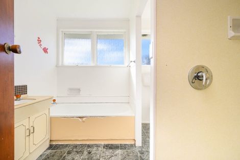 Photo of property in 98 Apollo Parade, Milson, Palmerston North, 4414