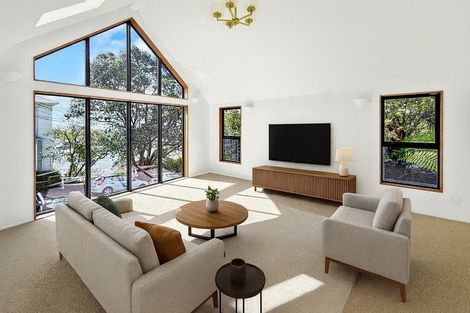 Photo of property in 31c Patanga Crescent, Thorndon, Wellington, 6011