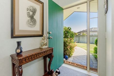 Photo of property in 8 Balmerino Grove, Waikanae, 5036