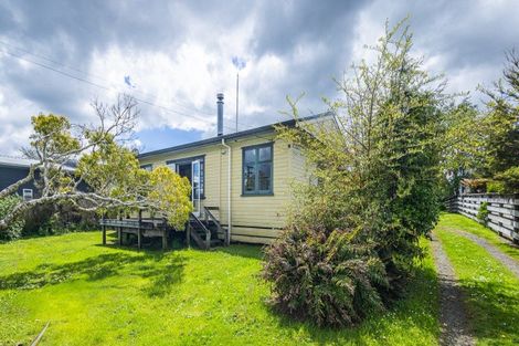 Photo of property in 30 Mackenzie Street, National Park, Owhango, 3989