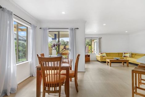 Photo of property in 61 Nielsen Gardens, Rototuna, Hamilton, 3210