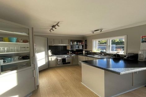 Photo of property in 30 The Drive, Tawa, Wellington, 5028