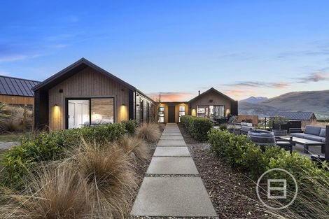 Photo of property in 3 Rabbiters Drive, Jacks Point, Queenstown, 9371