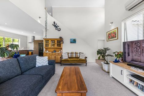 Photo of property in 7f Clearwater Cove, West Harbour, Auckland, 0618