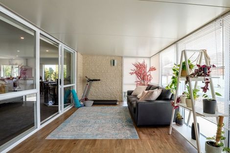 Photo of property in 5 Silverwood Place, Hornby, Christchurch, 8042