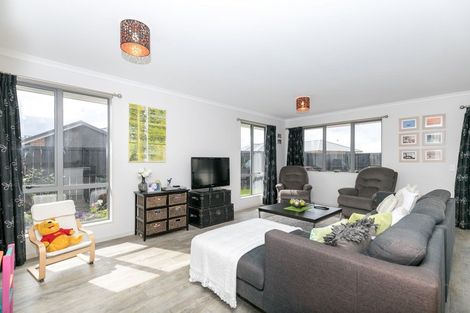 Photo of property in 22 Max Landing, Grandview Heights, Hamilton, 3200