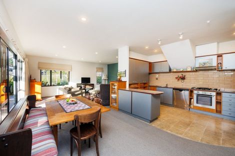 Photo of property in 45 Waicola Drive, Fitzherbert, Palmerston North, 4471