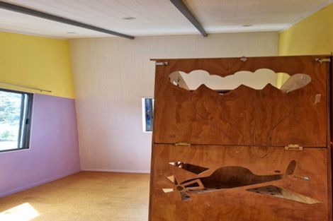 Photo of property in 14 Kekeno Grove, Tirohanga, Lower Hutt, 5010