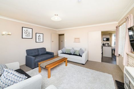 Photo of property in 2a Lowestoft Place, West End, Palmerston North, 4412