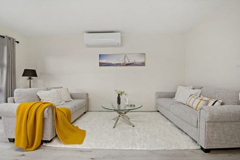 Photo of property in 2/7 Duke Street, Papakura, 2110