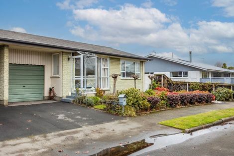 Photo of property in 1/5 Chislehurst Place, Bryndwr, Christchurch, 8052