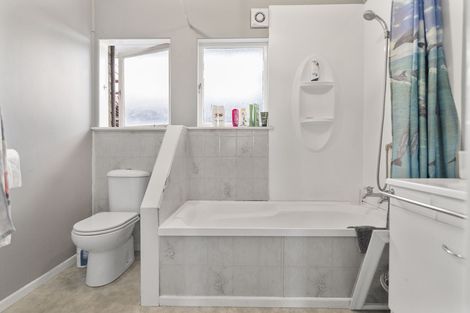 Photo of property in 19 Leslie Avenue, Western Heights, Rotorua, 3015