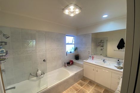 Photo of property in 18a Gills Avenue, Papakura, 2110