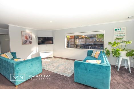Photo of property in 22 James Nairn Grove, Riverstone Terraces, Upper Hutt, 5018