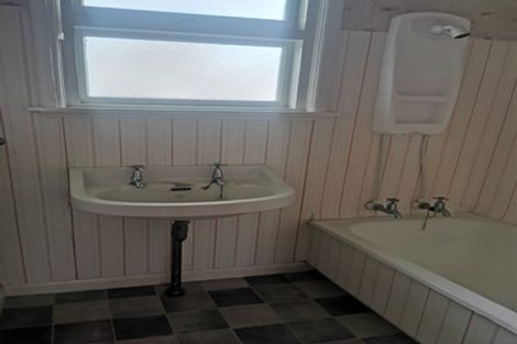 Photo of property in 23 Patui Avenue, Ngarimu Bay, Thames, 3575