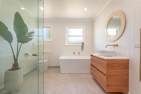 Photo of property in 11 Athlone Place, Hokowhitu, Palmerston North, 4410