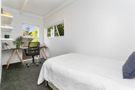 Photo of property in 6 Victory Road, Laingholm, Auckland, 0604
