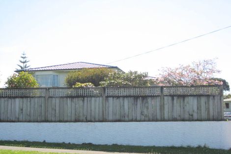 Photo of property in 90 Brois Street, Frankleigh Park, New Plymouth, 4310