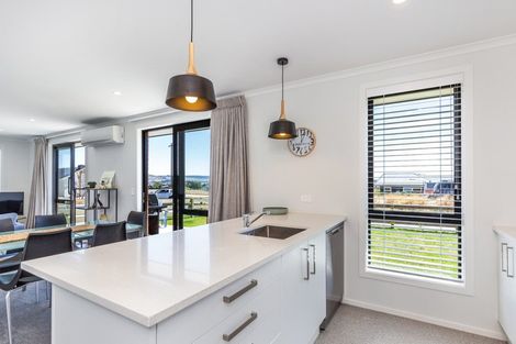 Photo of property in 33 Harakeke Drive, Wharewaka, Taupo, 3330