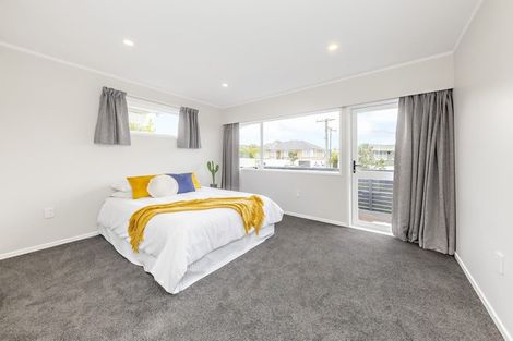 Photo of property in 6 Brouder Place, Hillpark, Auckland, 2102
